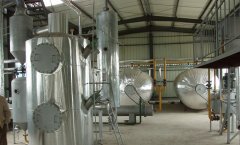 玉米油預(yù)榨成套精煉加工設(shè)備(圖1) 玉米油預(yù)榨成套精煉加工設(shè)備(圖1)