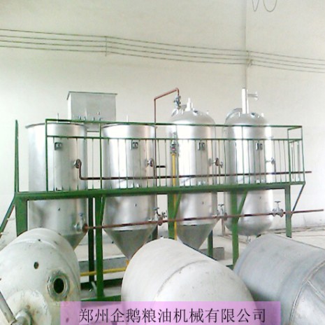 精煉油設(shè)備(圖1) 精煉油設(shè)備