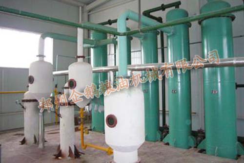 如何保證精煉設(shè)備的質(zhì)量(圖1) 精煉設(shè)備脫膠工段示意圖