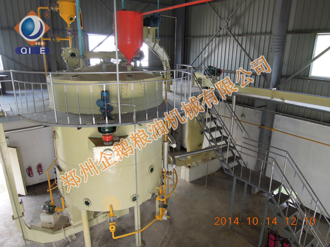棉籽油浸出設(shè)備廠家選購找鄭州企鵝(圖1) 浸出設(shè)備